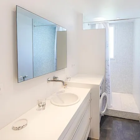 Appartement De 75M2 Avec Place De Parking A Biarritz, Tout Inclus *